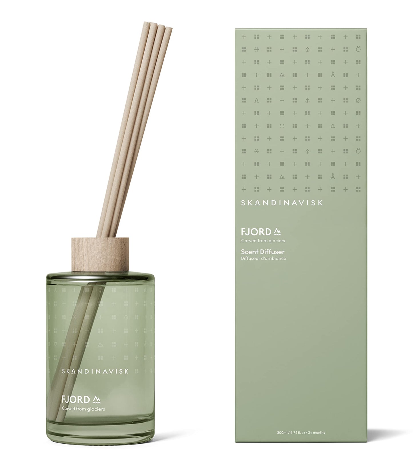 Skandinavisk HYGGE ‘Cosiness’ Reed diffuser with 8 Reeds, Lasts +3 Months, Scent Notes: Black tea and mint leaves, dried apples and baked cinnamon, 100 ml