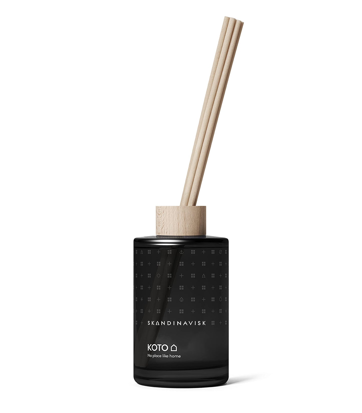 Skandinavisk HYGGE ‘Cosiness’ Reed diffuser with 8 Reeds, Lasts +3 Months, Scent Notes: Black tea and mint leaves, dried apples and baked cinnamon, 100 ml