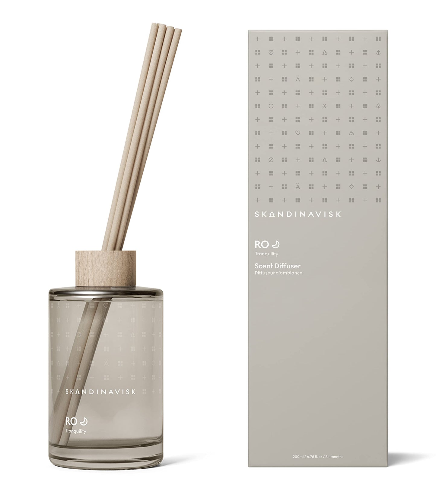 Skandinavisk HYGGE ‘Cosiness’ Reed diffuser with 8 Reeds, Lasts +3 Months, Scent Notes: Black tea and mint leaves, dried apples and baked cinnamon, 100 ml