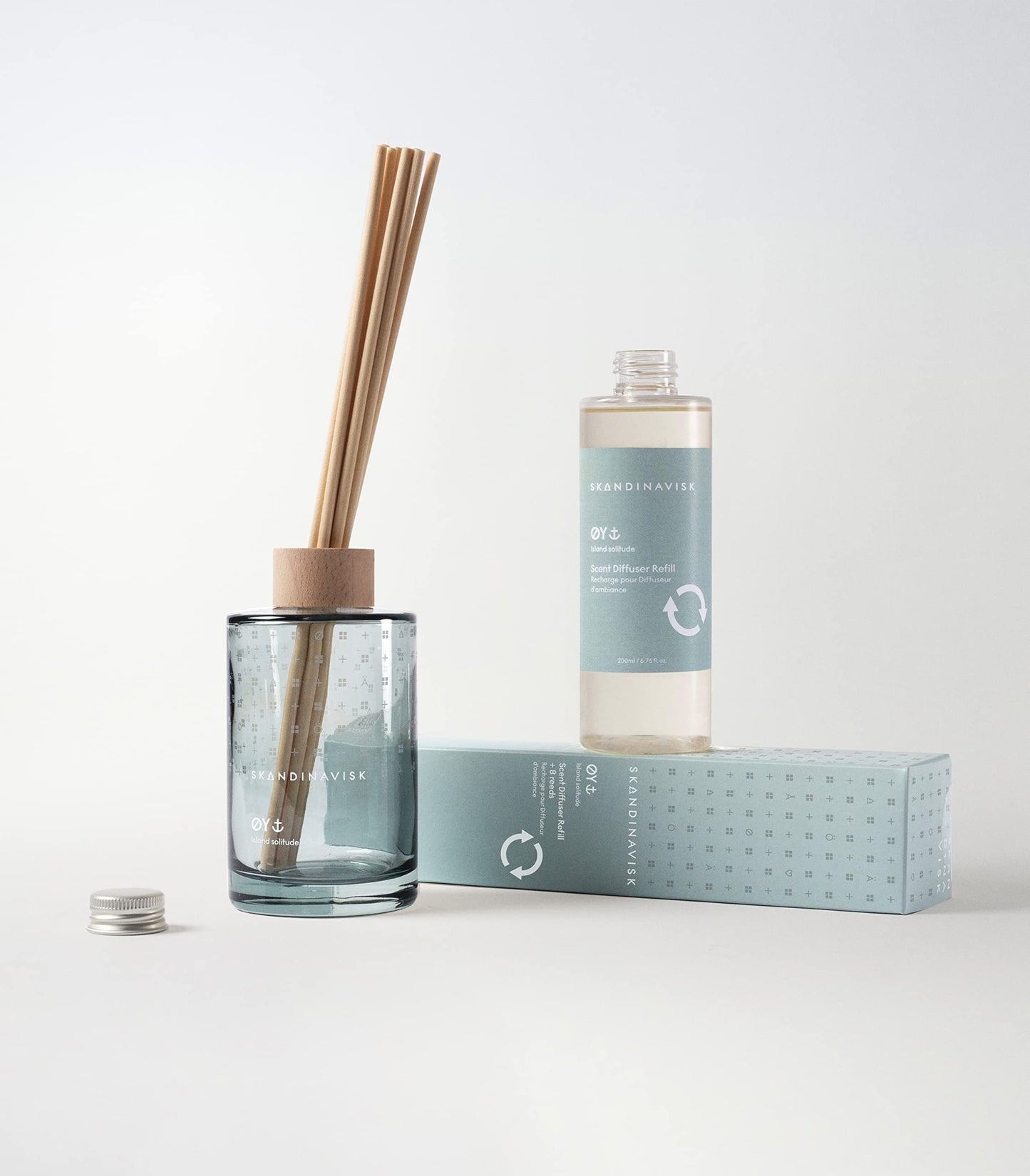 Skandinavisk HYGGE ‘Cosiness’ Reed diffuser with 8 Reeds, Lasts +3 Months, Scent Notes: Black tea and mint leaves, dried apples and baked cinnamon, 100 ml