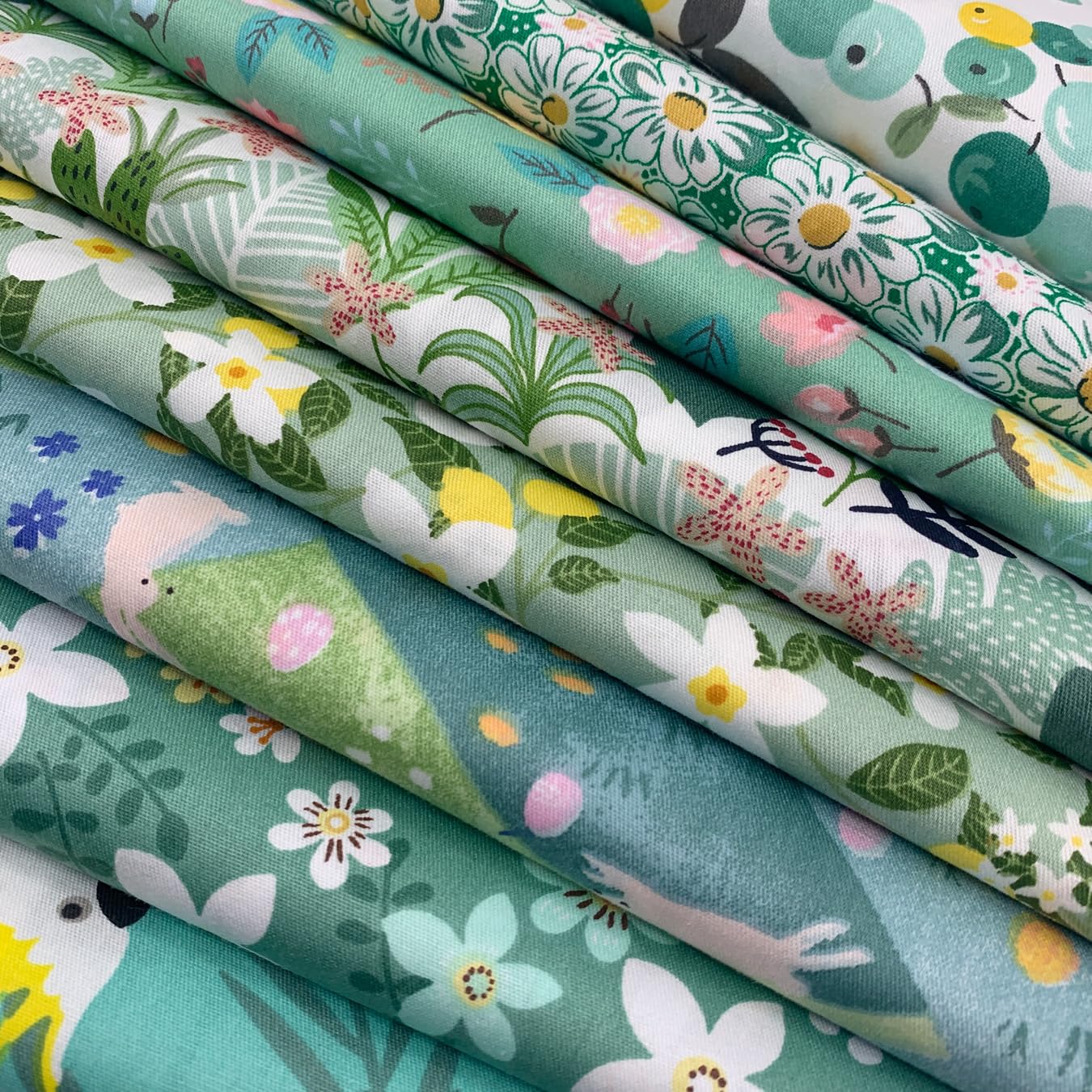 aufodara 8pcs Cotton Fabric Squares Patchwork 50 x 50cm Sewing Quilting Bundle DIY Crafting Fabric (Colors A)