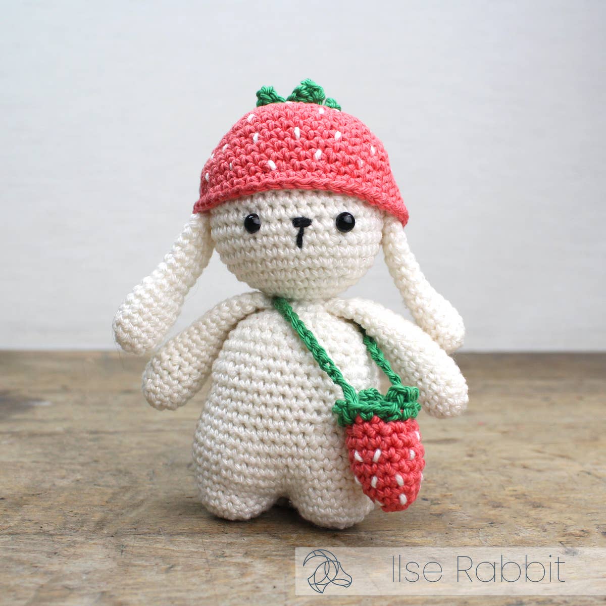 Little Blossom Shop now stock this very cute Ilse! Her outfit is inspired by her favorite food, strawberries! Ilse is about 16 cm tall and was made with a 2.5 mm crochet hook.