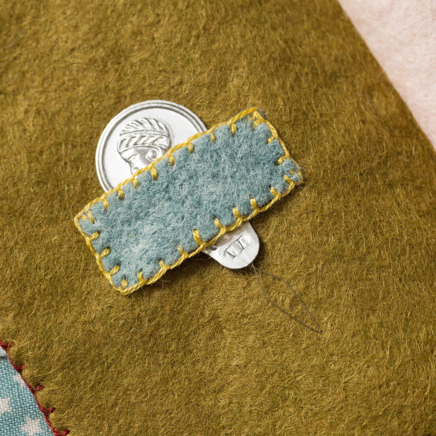 Needle Case  Felt Craft Mini  Kit: English