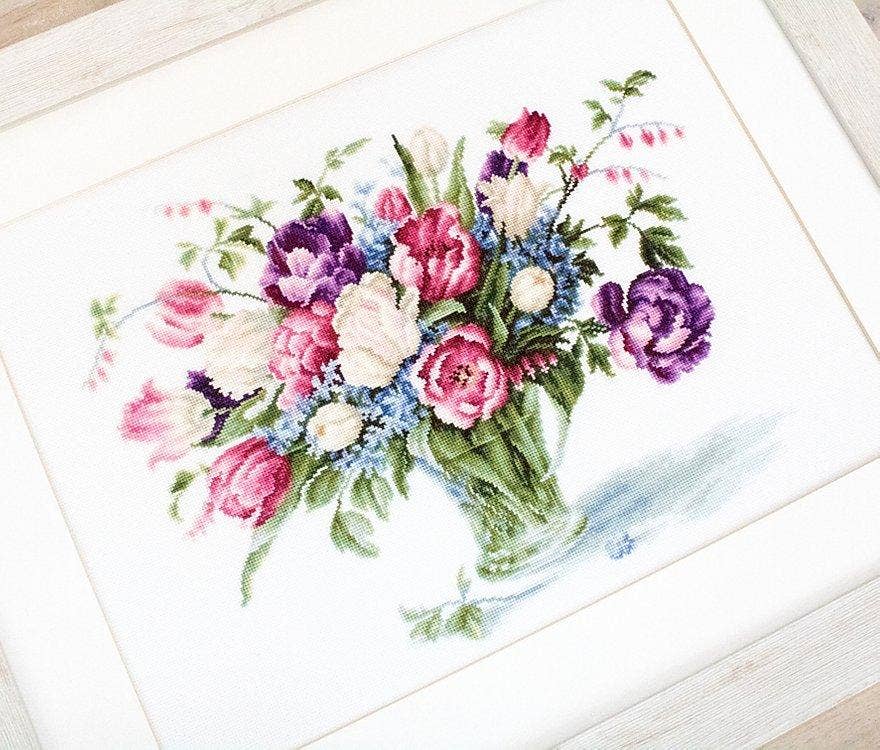 Cross Stitch Kit Luca-S - Tulips Vase, B2261